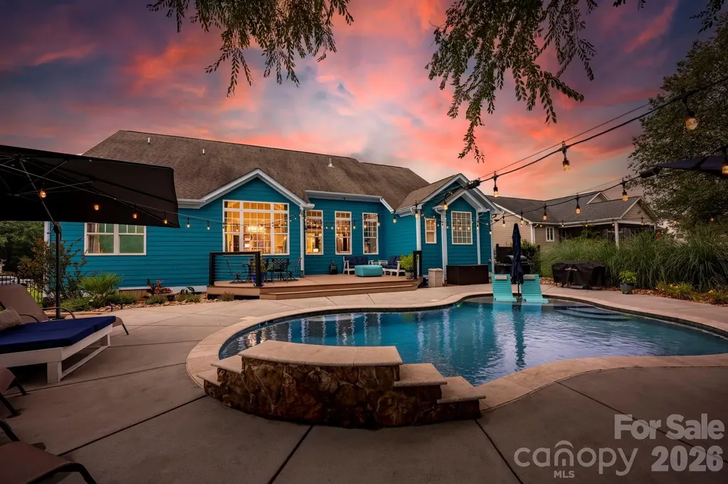 6957 Pin Oaks Drive Denver NC 28037