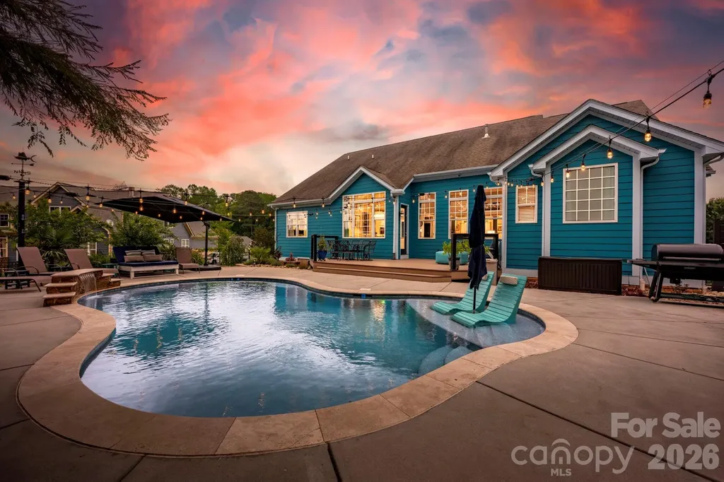 6957 Pin Oaks Drive Denver NC 28037