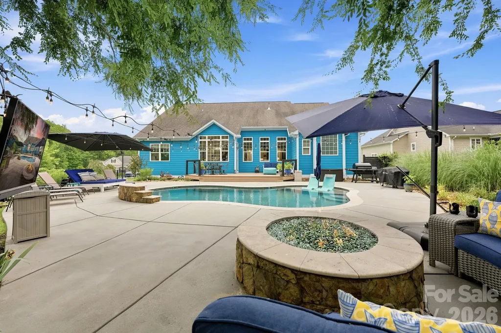 6957 Pin Oaks Drive Denver NC 28037