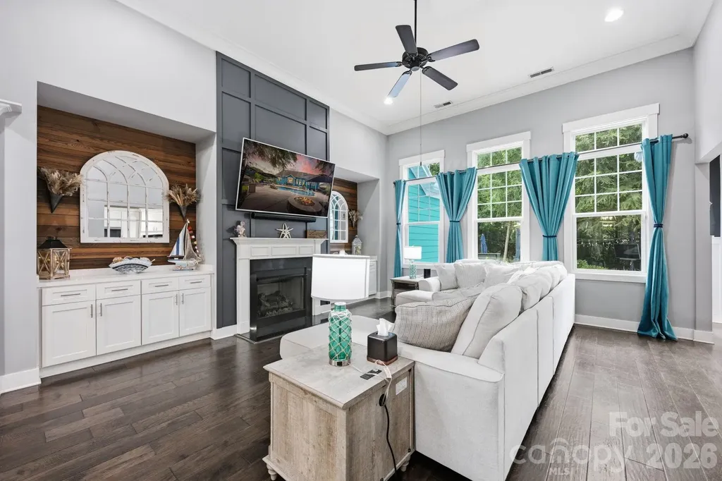 6957 Pin Oaks Drive Denver NC 28037