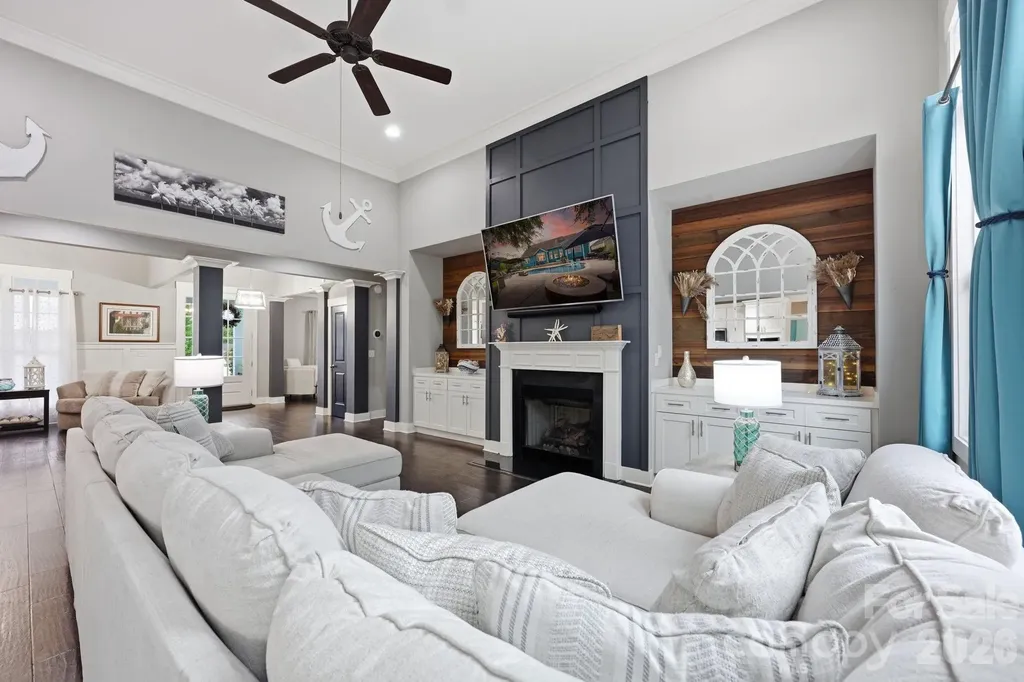 6957 Pin Oaks Drive Denver NC 28037