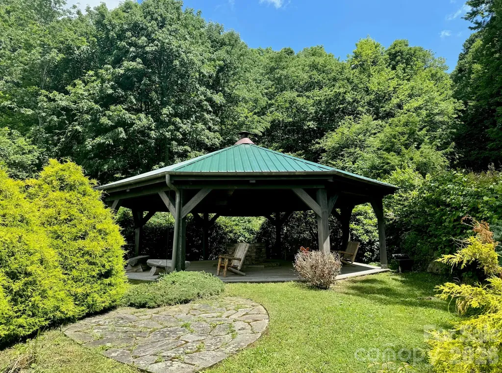 35 Flying Hawk Way Clyde NC 28721