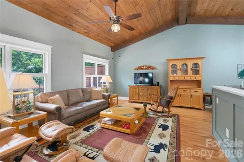 2 Duya Court Brevard NC 28712