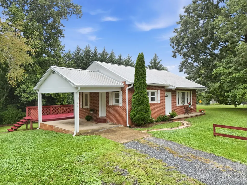 5418 Nix Creek Road Marion NC 28752