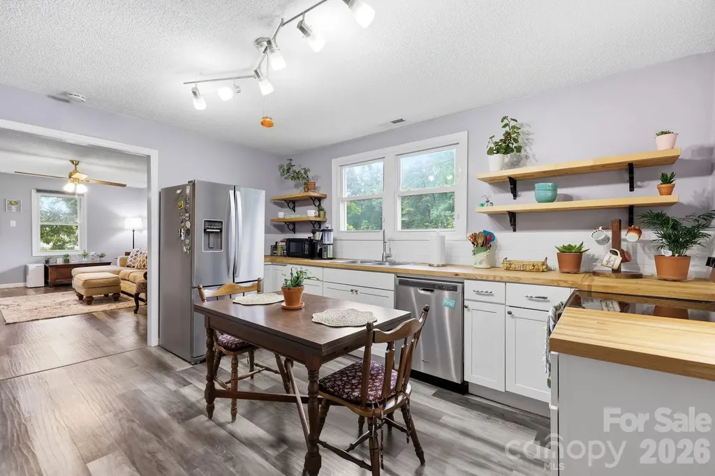 5418 Nix Creek Road Marion NC 28752