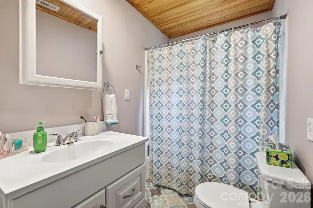 5418 Nix Creek Road Marion NC 28752