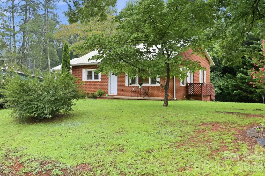 5418 Nix Creek Road Marion NC 28752
