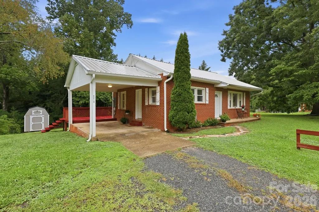 5418 Nix Creek Road Marion NC 28752