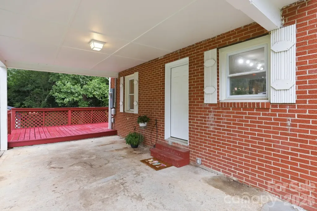 5418 Nix Creek Road Marion NC 28752