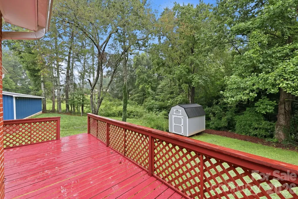 5418 Nix Creek Road Marion NC 28752