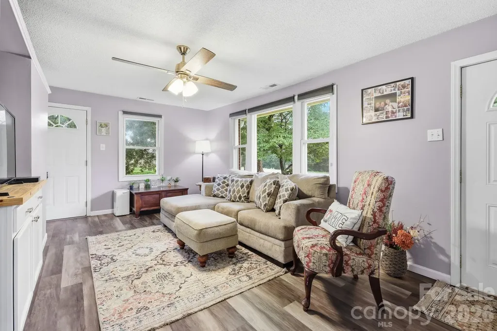 5418 Nix Creek Road Marion NC 28752