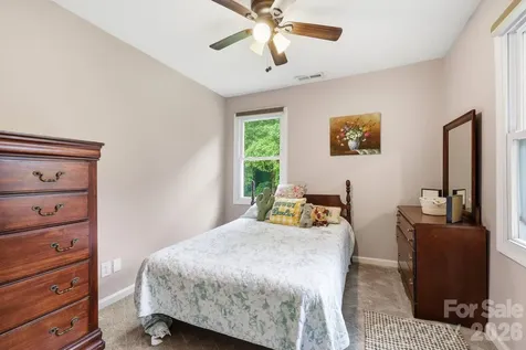 5418 Nix Creek Road Marion NC 28752