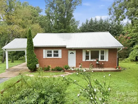 5418 Nix Creek Road Marion NC 28752