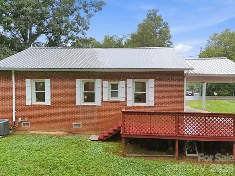 5418 Nix Creek Road Marion NC 28752
