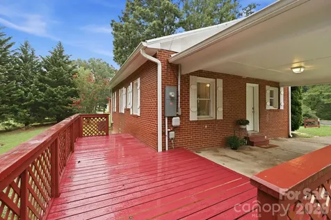 5418 Nix Creek Road Marion NC 28752