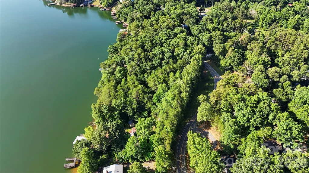 000 Pinehaven Drive New London NC 28127
