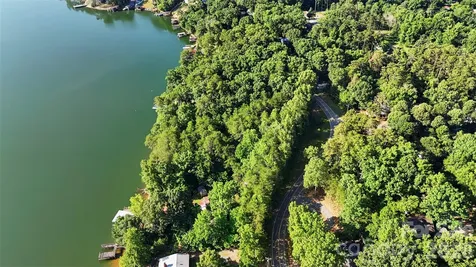 000 Pinehaven Drive New London NC 28127