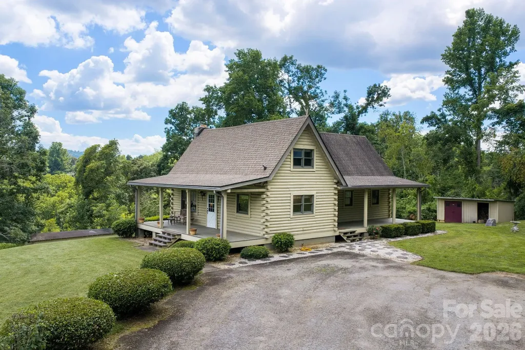 82 Sharon Road Fairview NC 28730