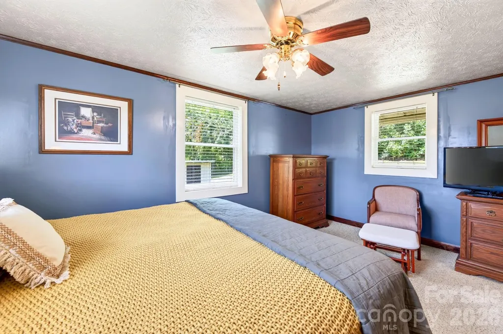 82 Sharon Road Fairview NC 28730