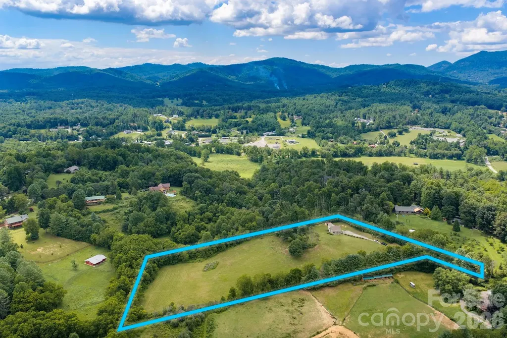 82 Sharon Road Fairview NC 28730
