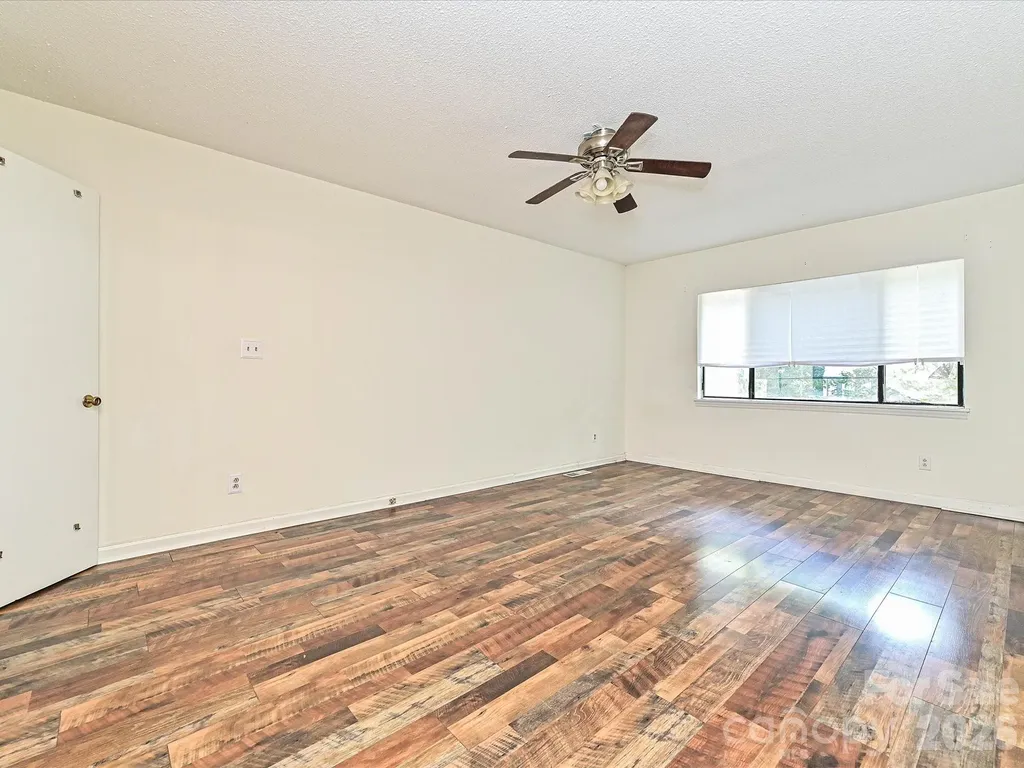 8401 Barncliff Road Charlotte NC 28227