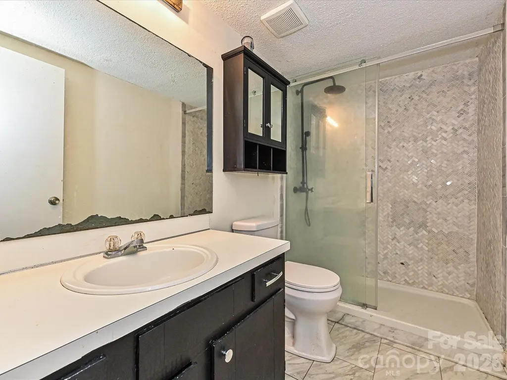 8401 Barncliff Road Charlotte NC 28227