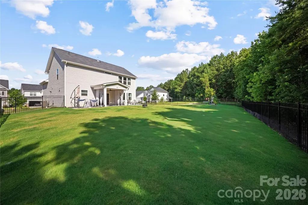 5005 Painswick Place Charlotte NC 28215