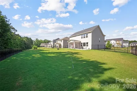 5005 Painswick Place Charlotte NC 28215