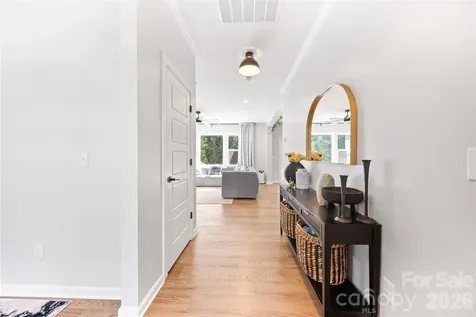 5005 Painswick Place Charlotte NC 28215
