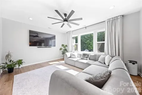 5005 Painswick Place Charlotte NC 28215
