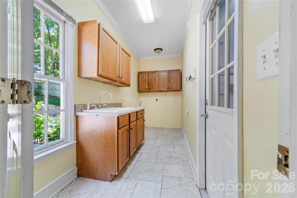 5010 Ardenwoods Drive Charlotte NC 28215