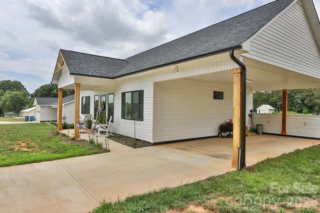 1307 Unifi Industrial Drive Yadkinville NC 27055