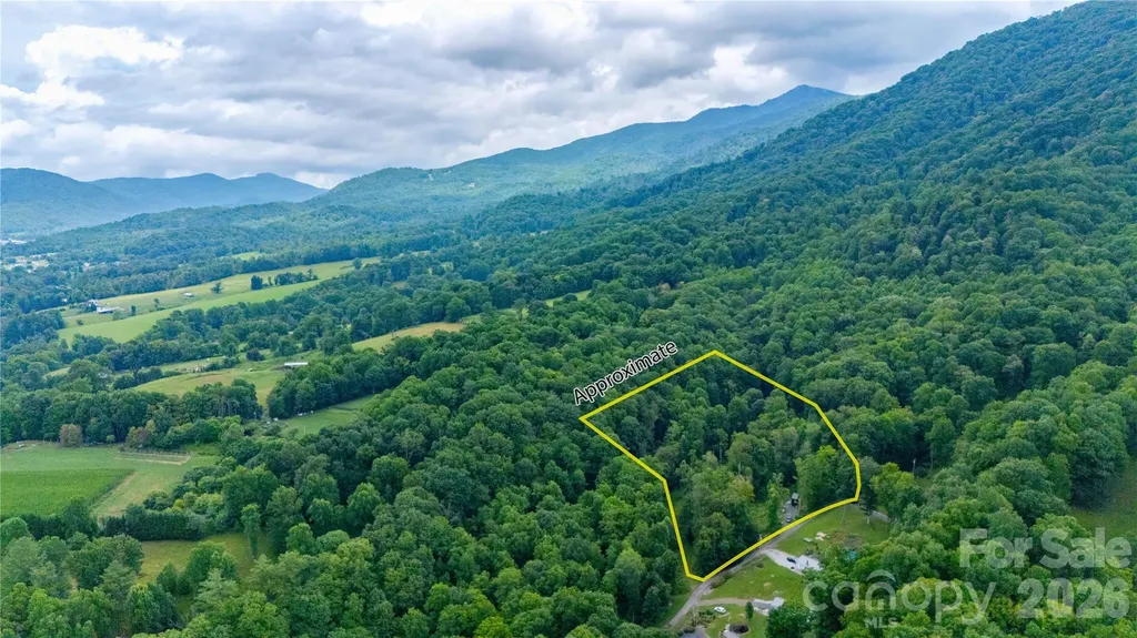 291 White Dogwood Lane Bakersville NC 28705