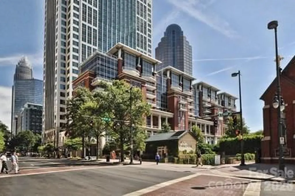 435 S Tryon Street Charlotte NC 28202