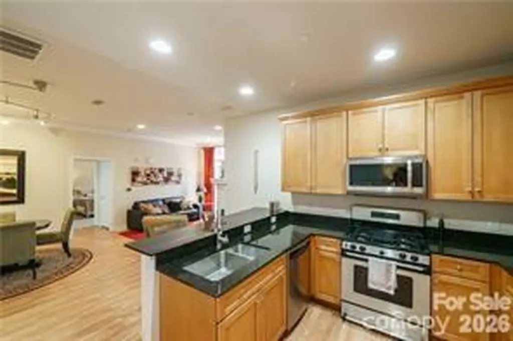 435 S Tryon Street Charlotte NC 28202