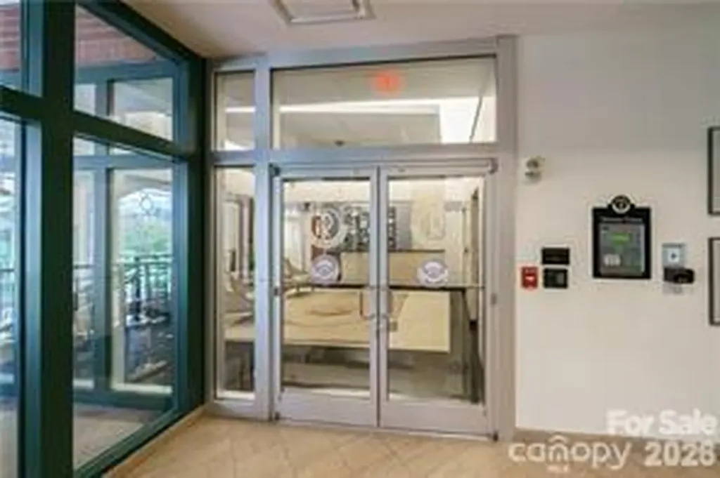 435 S Tryon Street Charlotte NC 28202