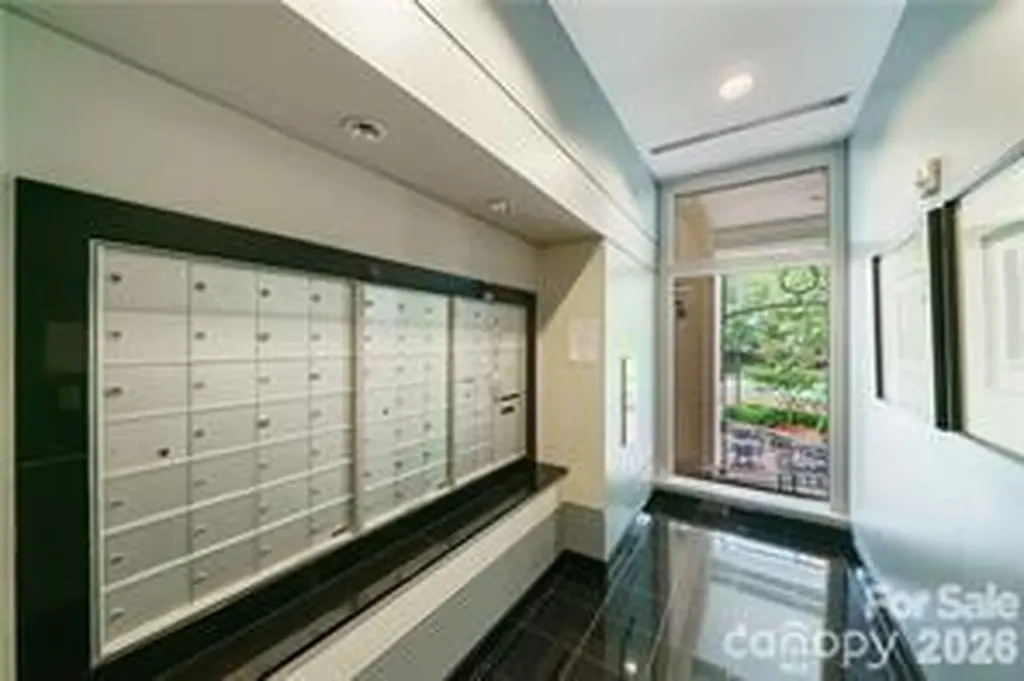 435 S Tryon Street Charlotte NC 28202