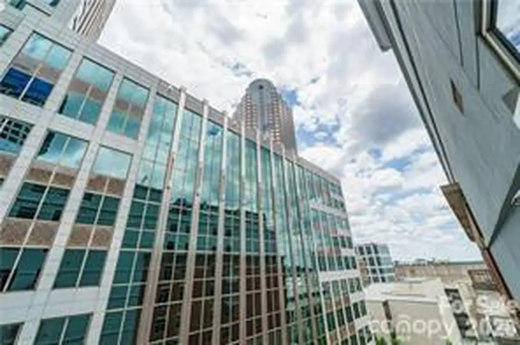 435 S Tryon Street Charlotte NC 28202