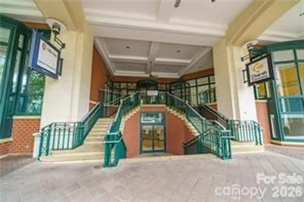 435 S Tryon Street Charlotte NC 28202