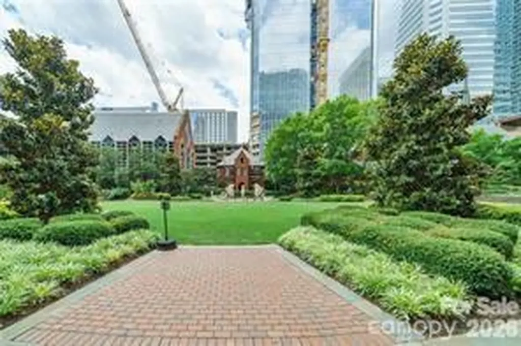435 S Tryon Street Charlotte NC 28202
