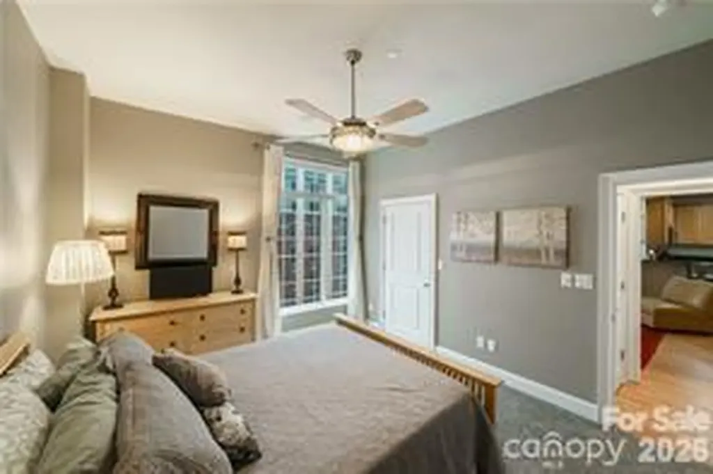 435 S Tryon Street Charlotte NC 28202