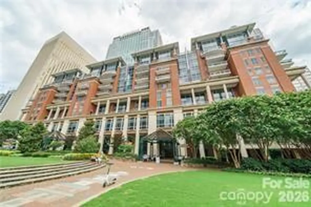 435 S Tryon Street Charlotte NC 28202