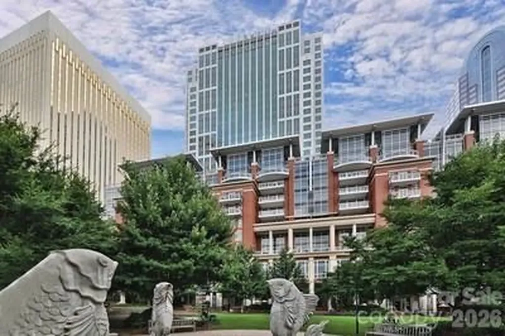 435 S Tryon Street Charlotte NC 28202