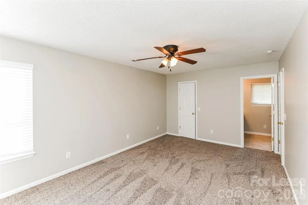 11350 Clayford Ridge Charlotte NC 28215