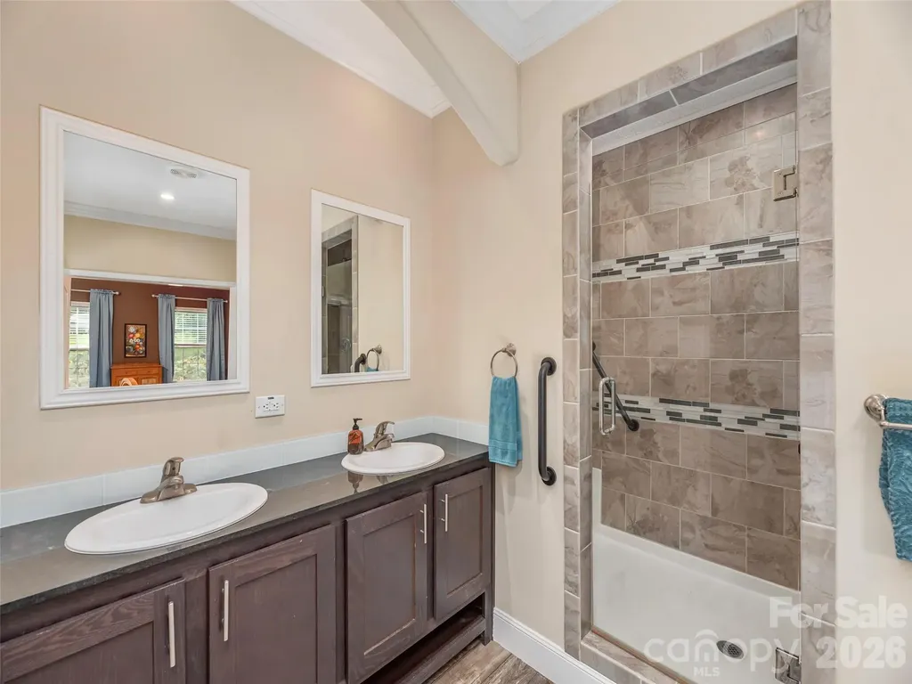 4687 Old Clyde Road Clyde NC 28721
