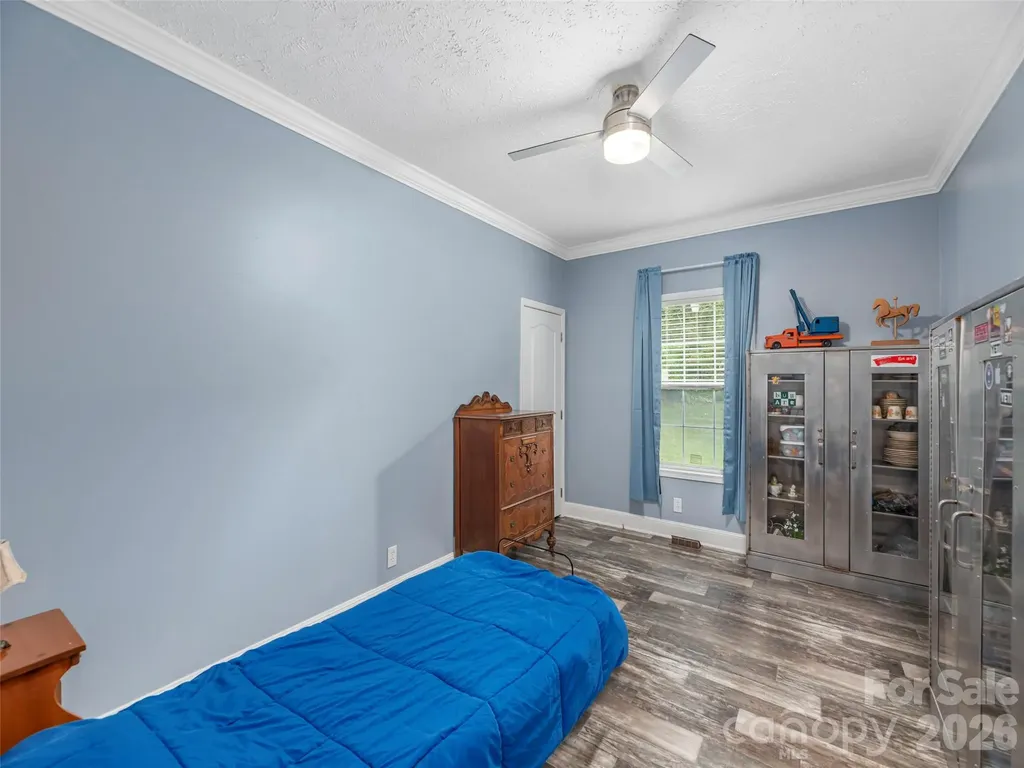 4687 Old Clyde Road Clyde NC 28721