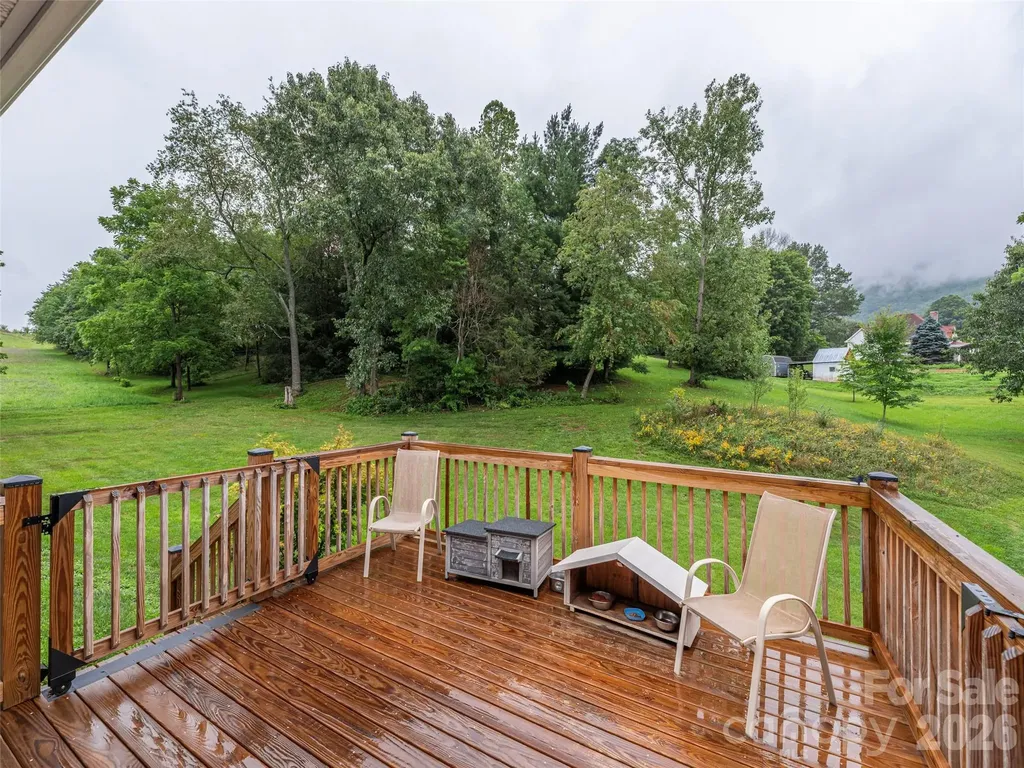 4687 Old Clyde Road Clyde NC 28721
