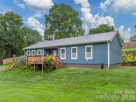 4687 Old Clyde Road Clyde NC 28721