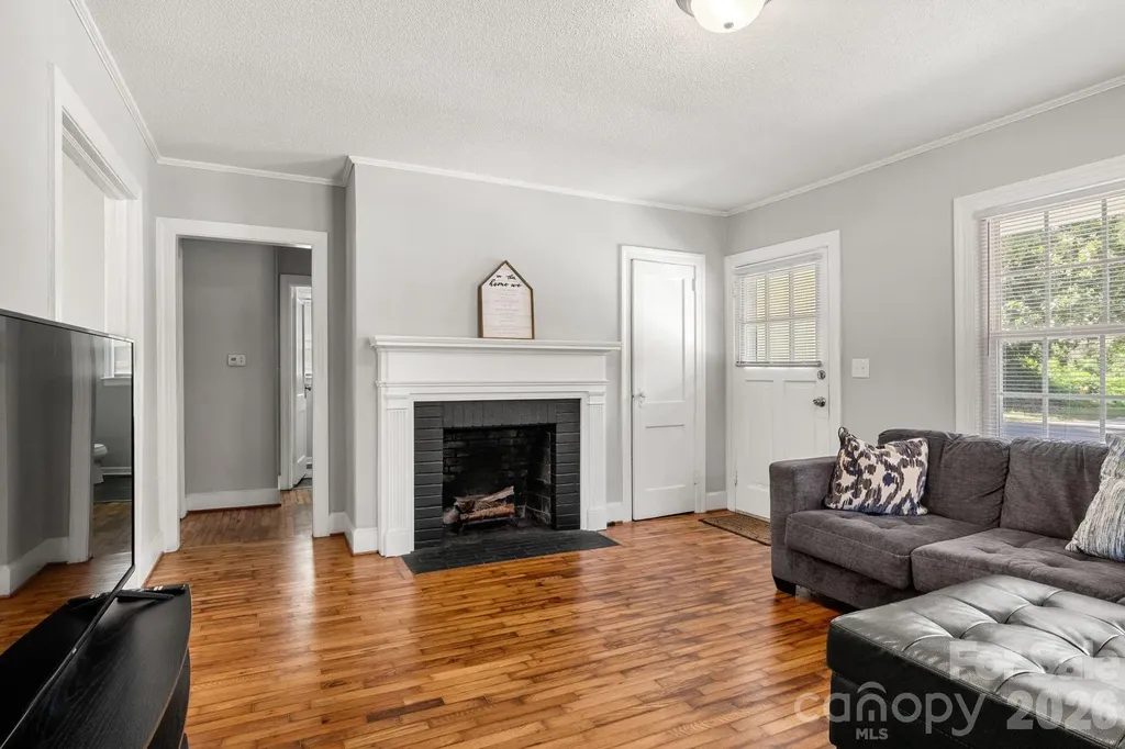 623 E 4th Avenue Gastonia NC 28054