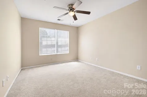 8607 Westhope Street Charlotte NC 28216
